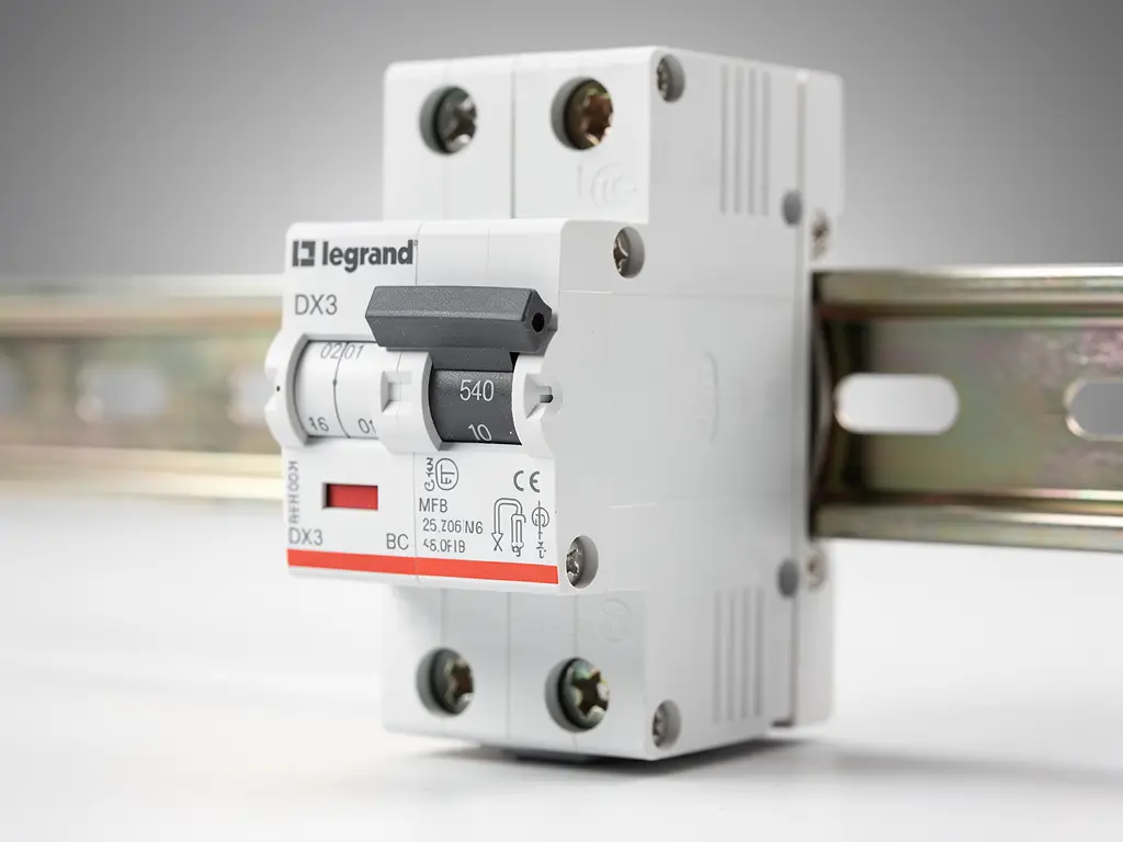 Legrand DX3 devre kesici